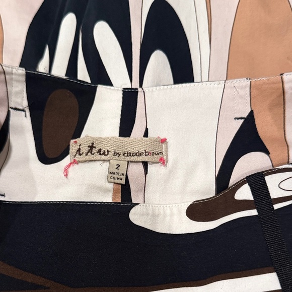 Stylish Women's Patterned Skirt - Picture 3 of 3